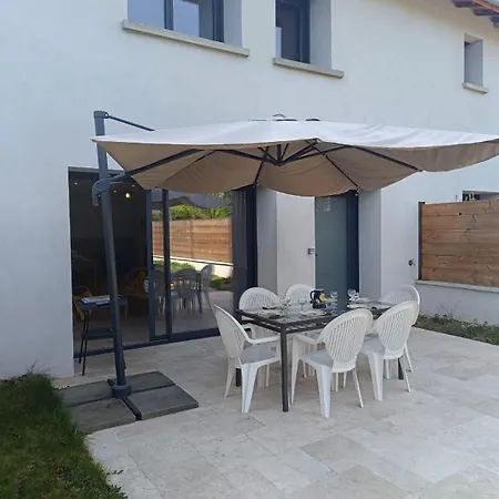 La Maison Du Sophora Grande Maison 3 Дом отдыха *